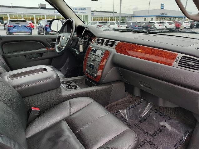 2012 Chevrolet Suburban LT photo 33