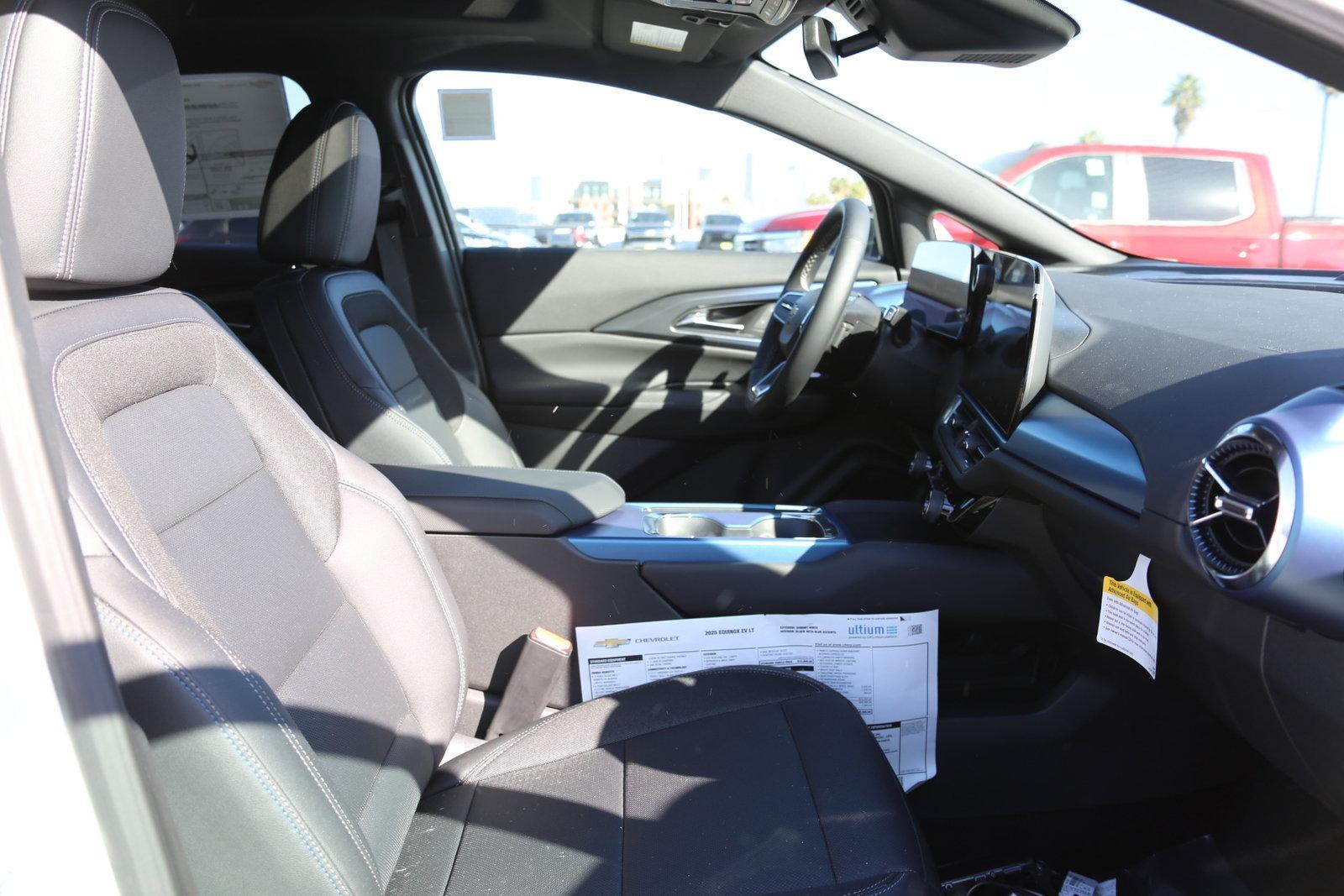 2025 Chevrolet Equinox EV Vehicle Photo in LOS ANGELES, CA 90007-3794