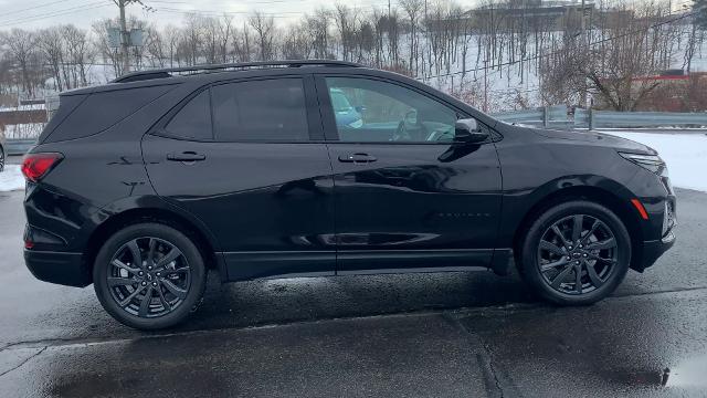 2022 Chevrolet Equinox Vehicle Photo in MOON TOWNSHIP, PA 15108-2571