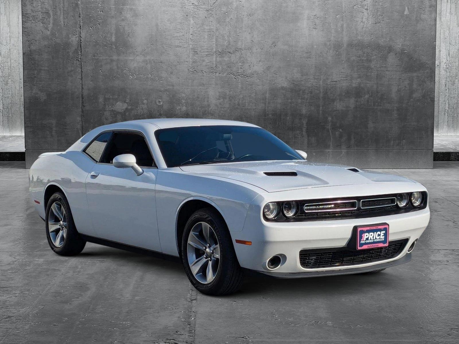 2019 Dodge Challenger Vehicle Photo in VALENCIA, CA 91355-1705