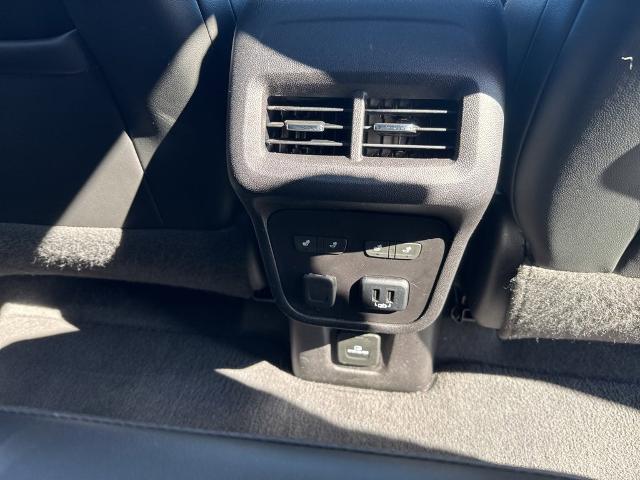 2018 Chevrolet Equinox Vehicle Photo in MANHATTAN, KS 66502-5036