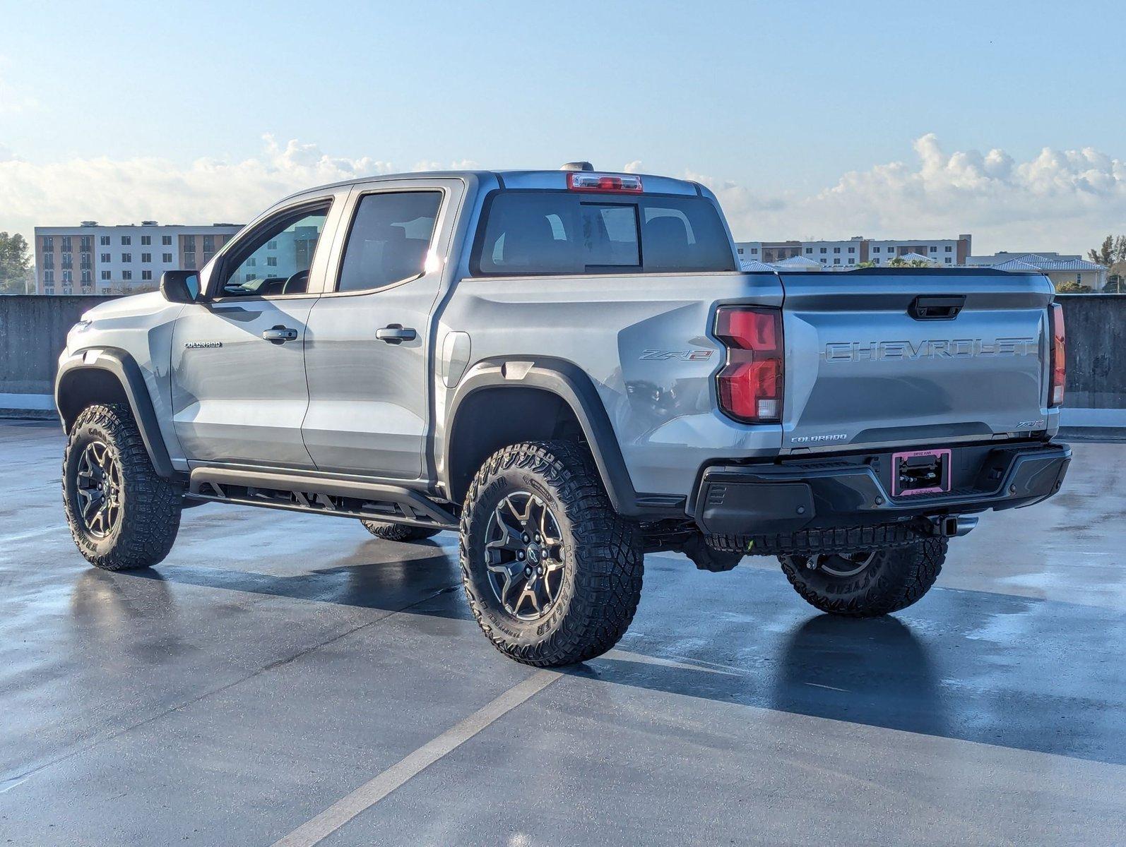 2025 Chevrolet Colorado Vehicle Photo in PEMBROKE PINES, FL 33024-6534