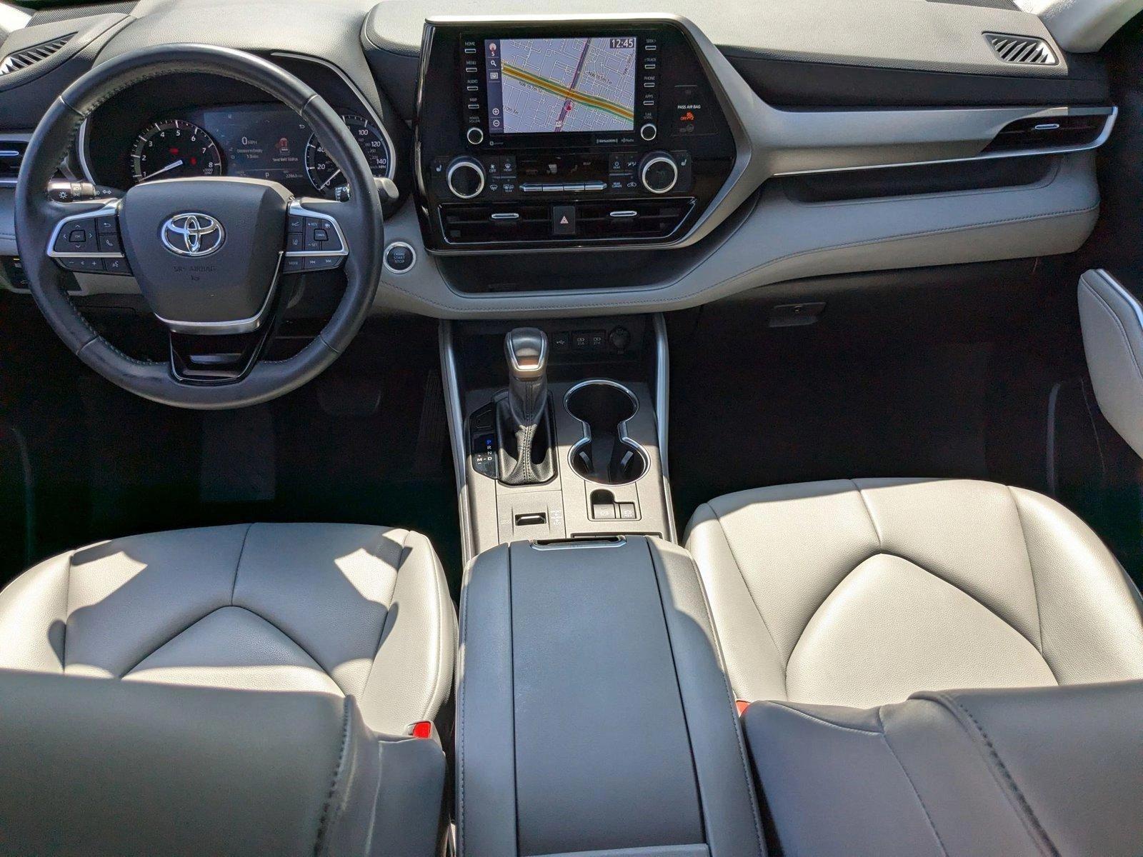 2021 Toyota Highlander Vehicle Photo in Miami, FL 33015