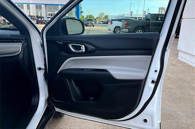 2023 Jeep Compass Vehicle Photo in TOPEKA, KS 66609-0000