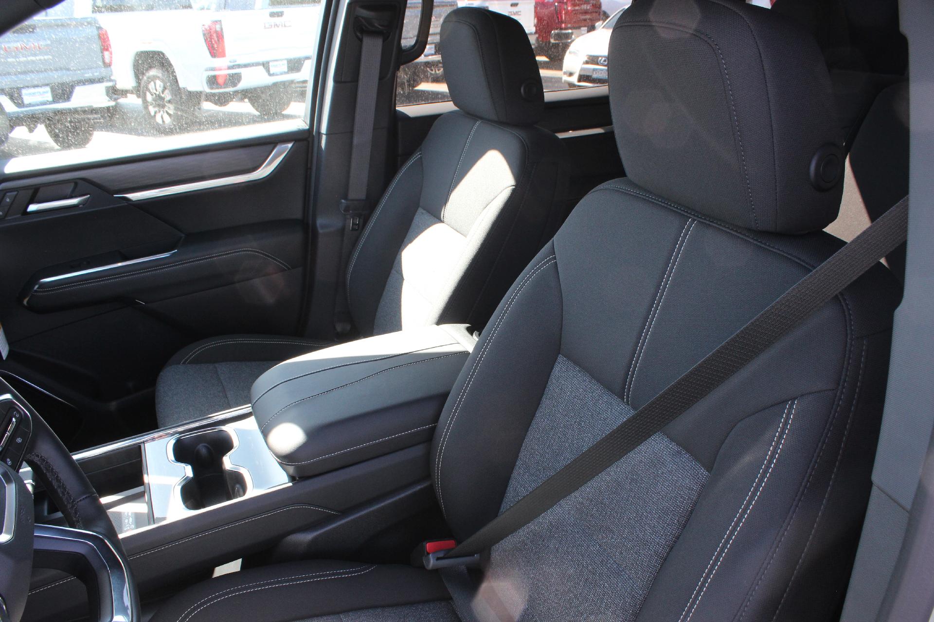 2025 GMC Acadia Vehicle Photo in AURORA, CO 80012-4011