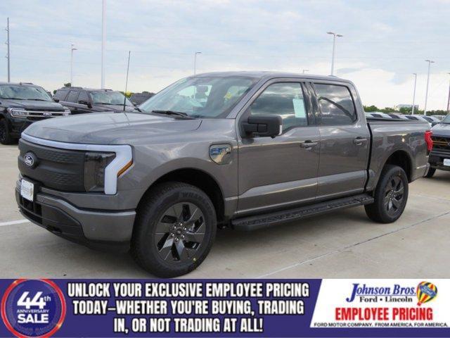 2025 Ford F-150 Lightning Flash's photo