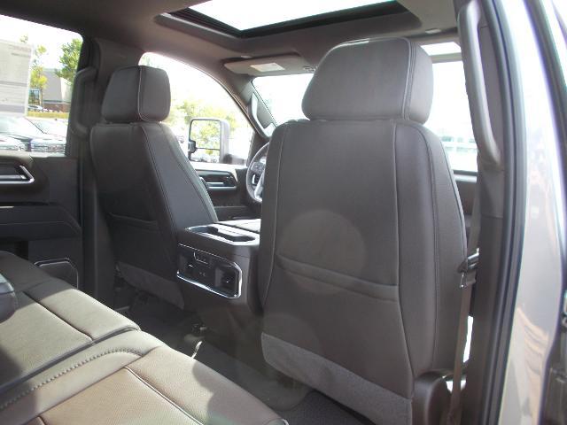 2025 GMC Sierra 2500 HD Vehicle Photo in LOWELL, MA 01852-4336