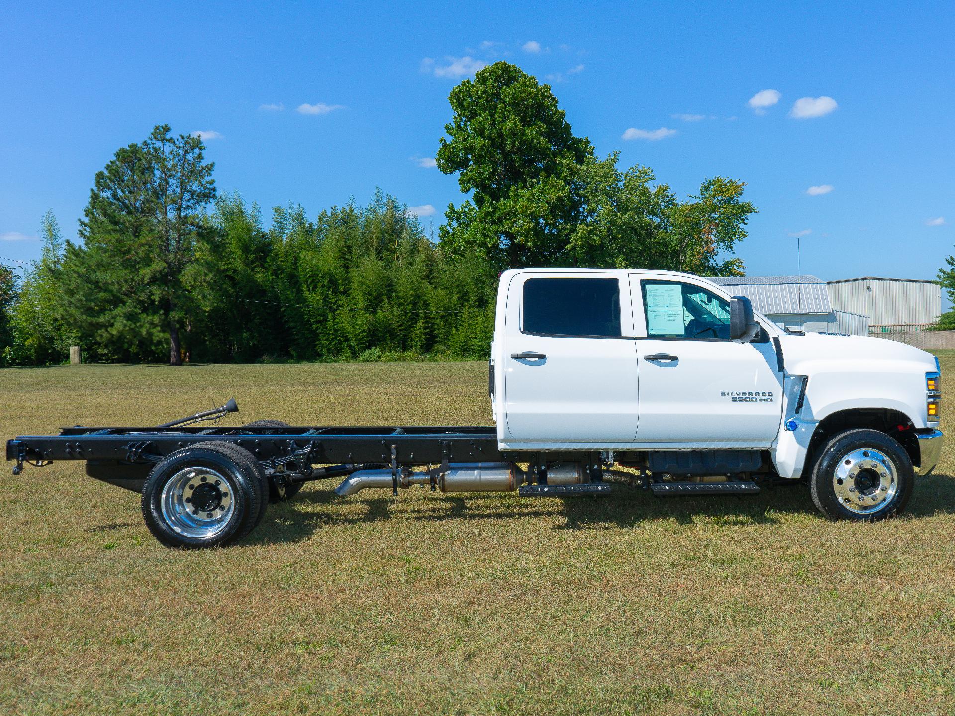 2024 Chevrolet Silverado 5500 HD Vehicle Photo in SMYRNA, DE 19977-2874