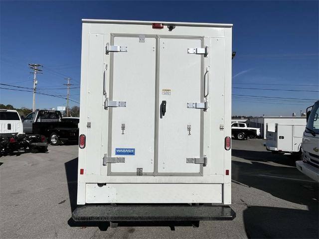 2024 Chevrolet Express Cutaway 3500 Vehicle Photo in ALCOA, TN 37701-3235