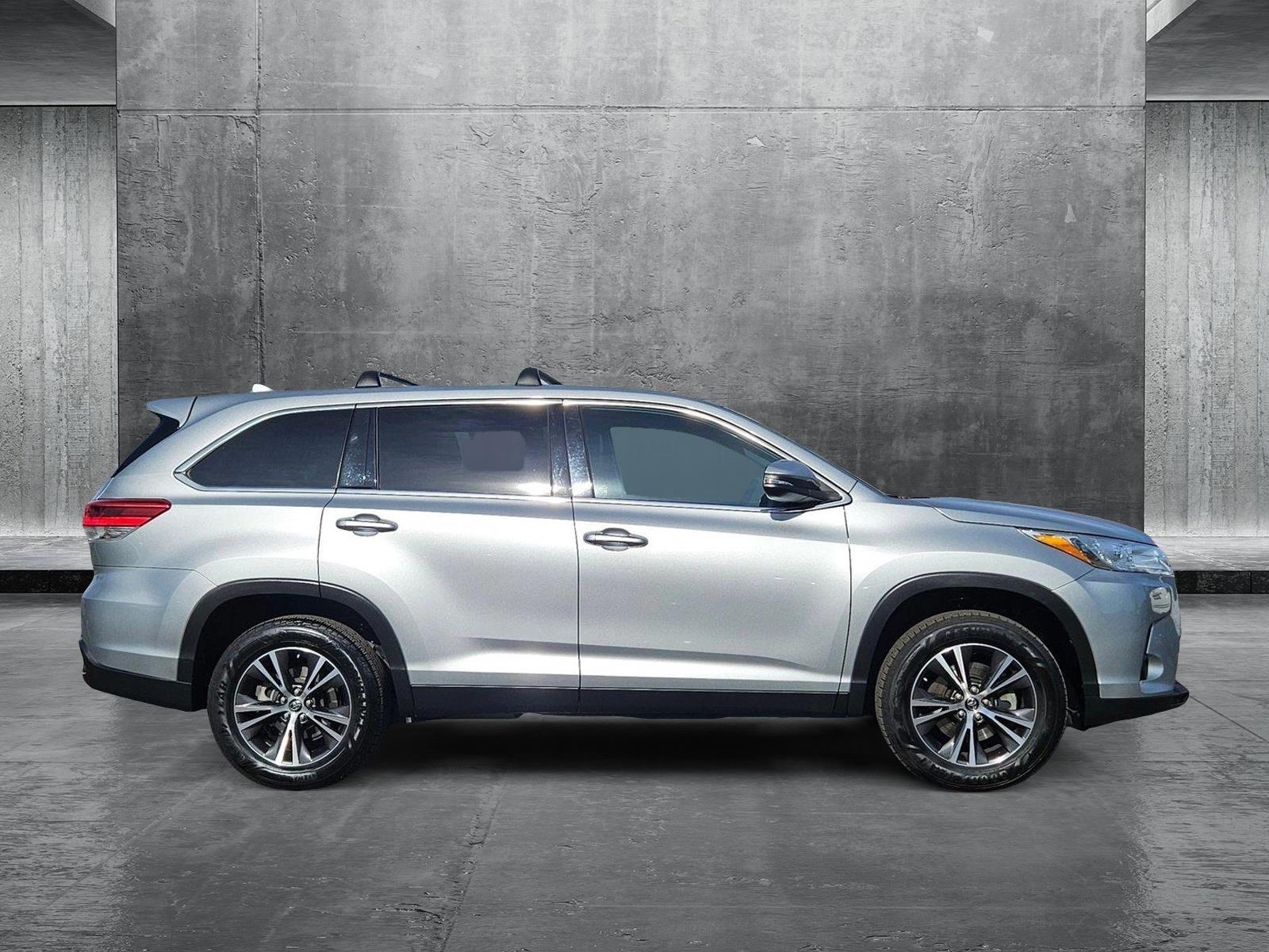 2019 Toyota Highlander Vehicle Photo in PEORIA, AZ 85382-3715