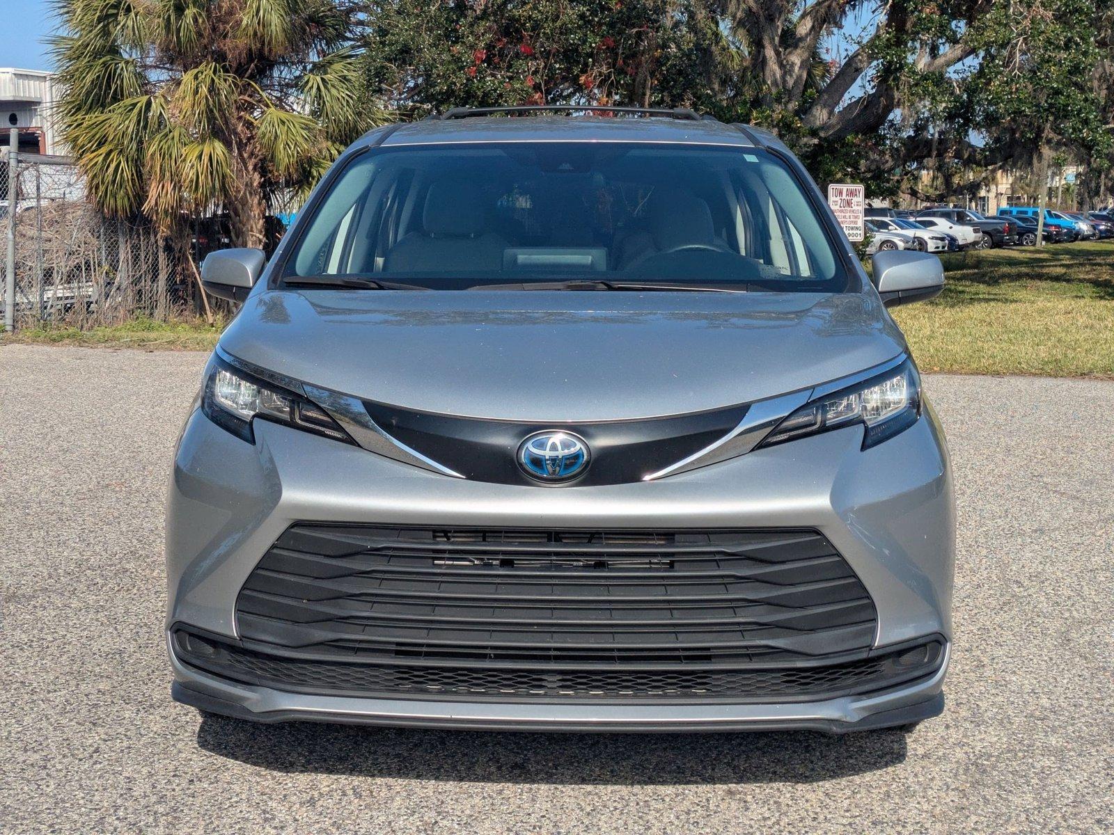 2023 Toyota Sienna Vehicle Photo in Sarasota, FL 34231