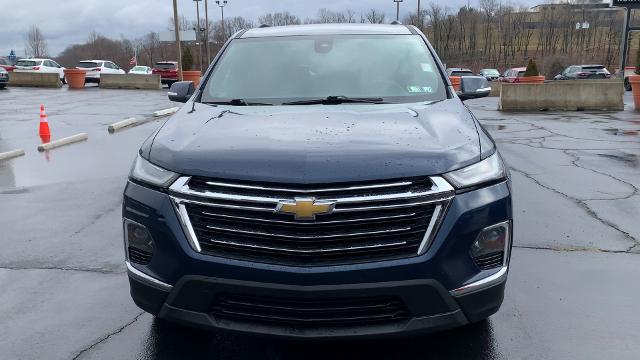 2022 Chevrolet Traverse Vehicle Photo in MOON TOWNSHIP, PA 15108-2571