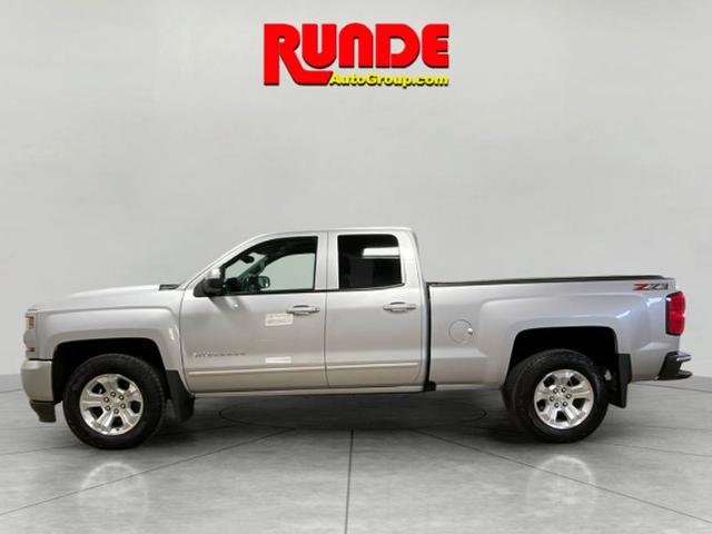 Used 2018 Chevrolet Silverado 1500 LT with VIN 1GCVKREC4JZ267369 for sale in Platteville, WI