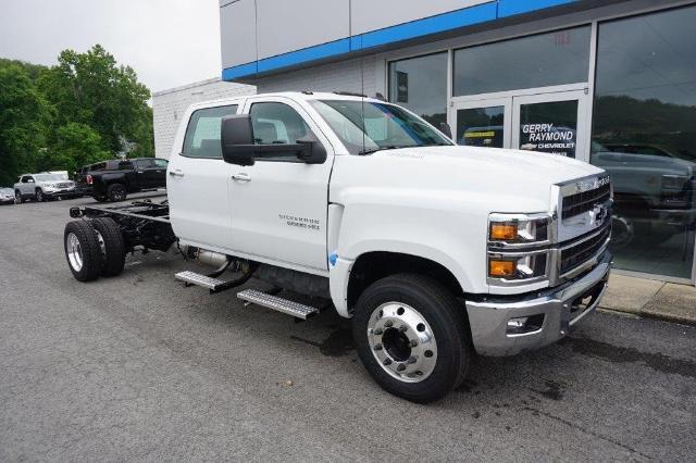 2024 Chevrolet Silverado Chassis Cab Vehicle Photo in FAIRMONT, WV 26554-2318