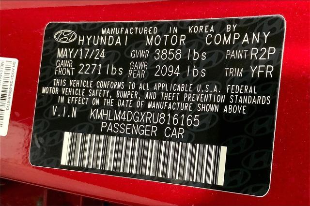 2024 Hyundai ELANTRA Vehicle Photo in Lees Summit, MO 64086