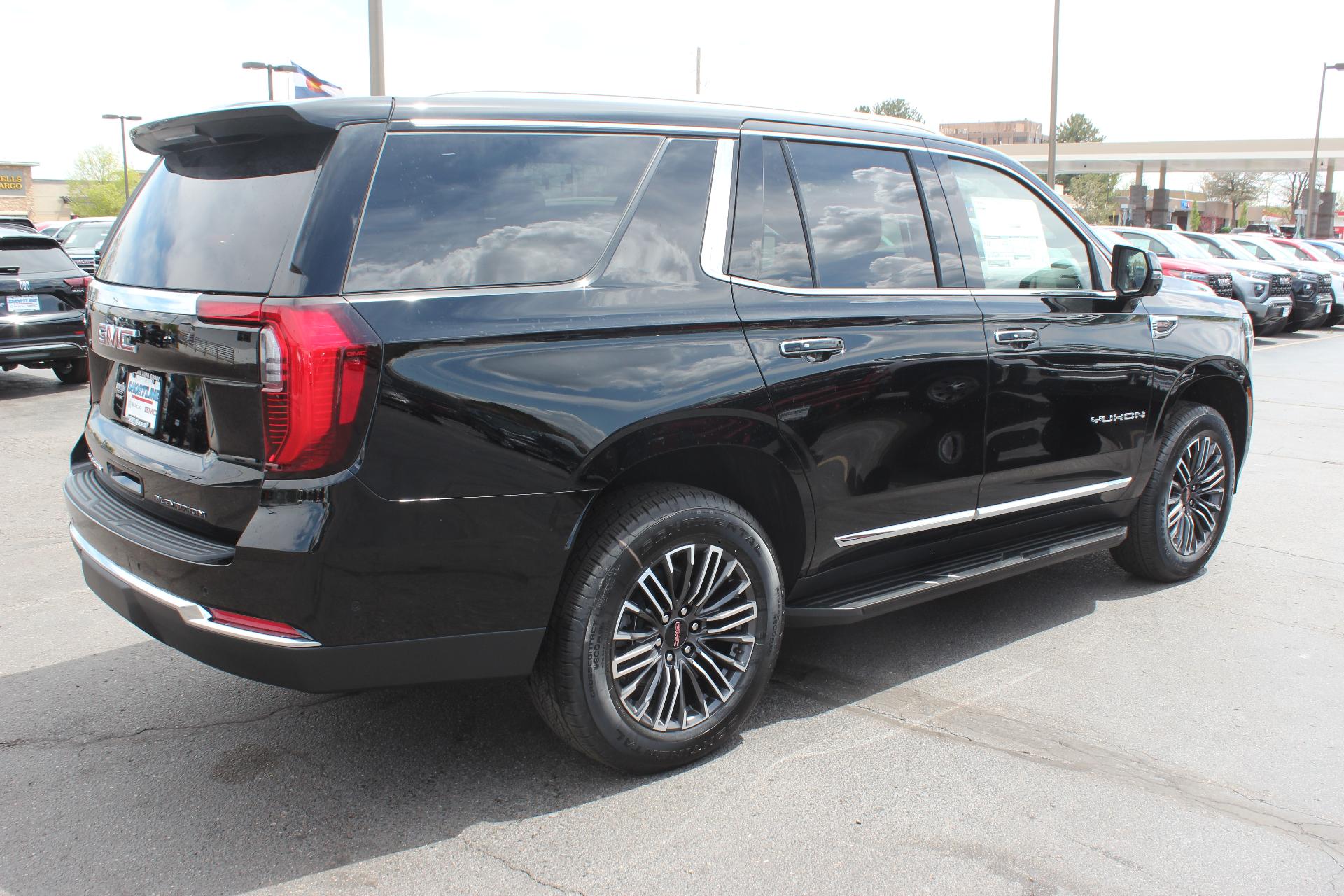 2025 GMC Yukon Vehicle Photo in AURORA, CO 80012-4011