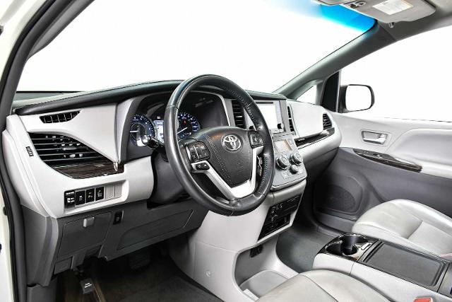 2016 Toyota Sienna Vehicle Photo in DALLAS, TX 75235