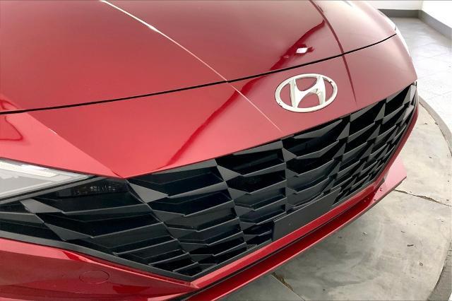 2023 Hyundai ELANTRA Vehicle Photo in Lees Summit, MO 64086