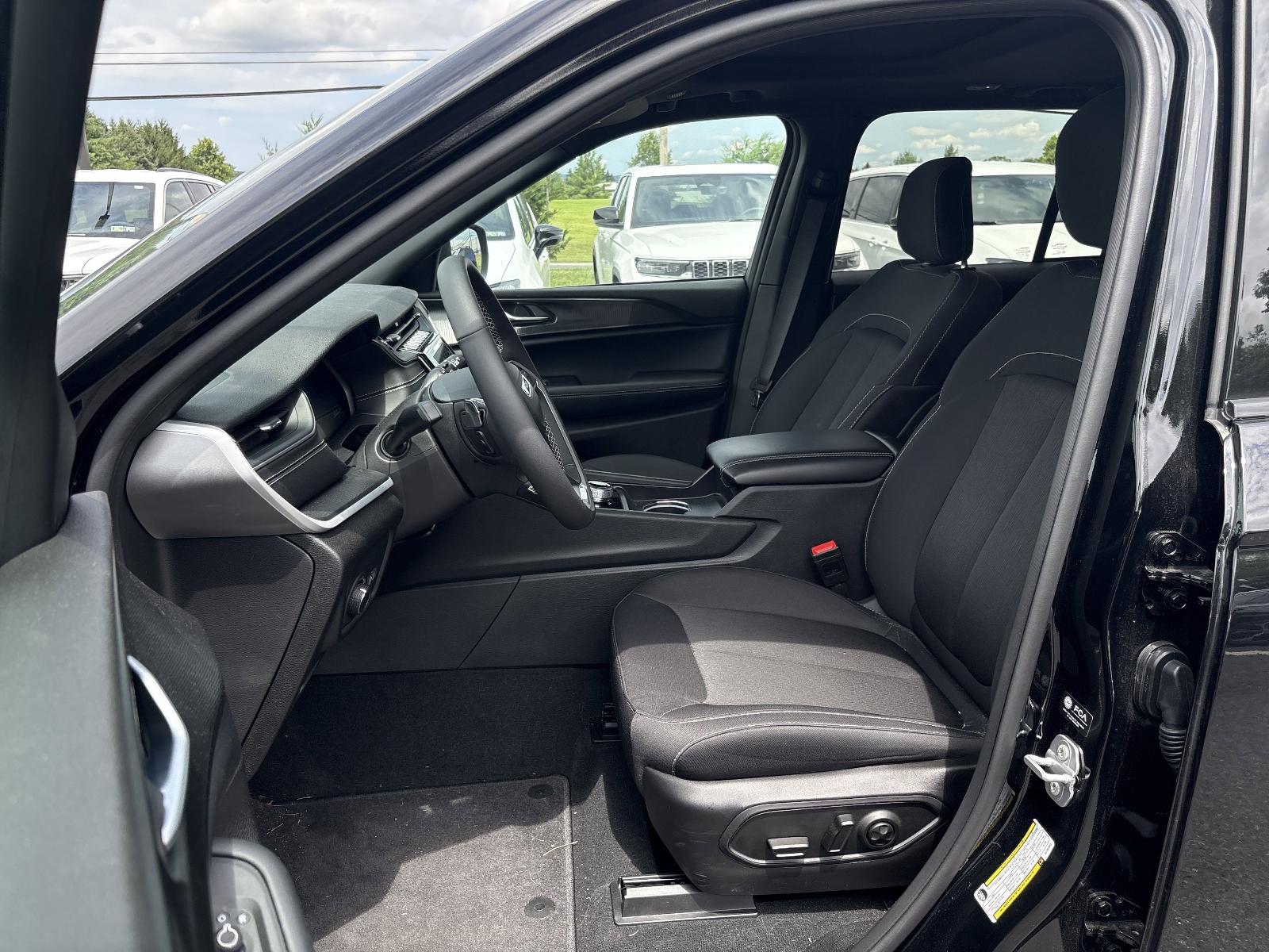2025 Jeep Grand Cherokee Vehicle Photo in Mechanicsburg, PA 17050-1707