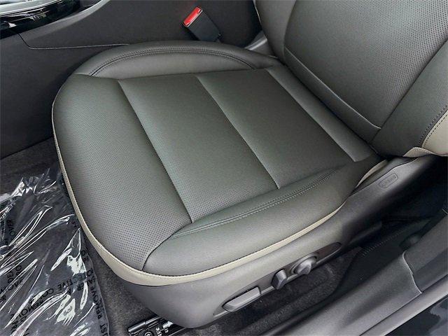 2025 Chevrolet Trax Vehicle Photo in PUYALLUP, WA 98371-4149