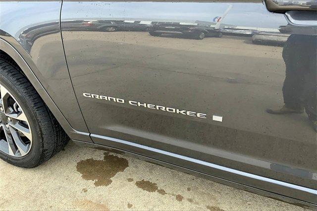 2021 Jeep Grand Cherokee L Vehicle Photo in TOPEKA, KS 66609-0000