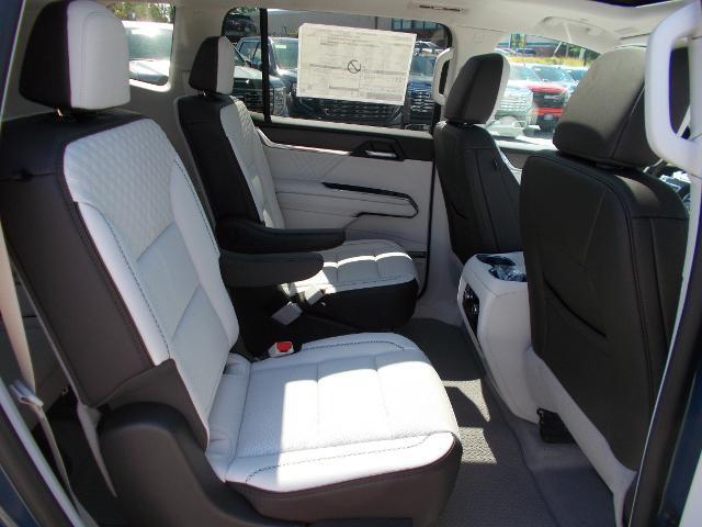 2026 GMC Acadia Vehicle Photo in LOWELL, MA 01852-4336