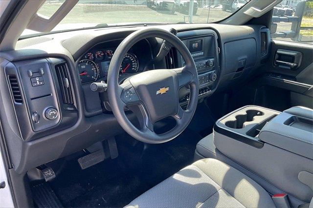 2024 Chevrolet Silverado Chassis Cab Vehicle Photo in INDEPENDENCE, MO 64055-1314