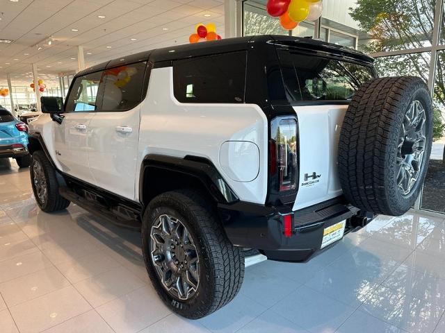 2024 GMC HUMMER EV SUV Vehicle Photo in COLUMBIA, MO 65203-3903