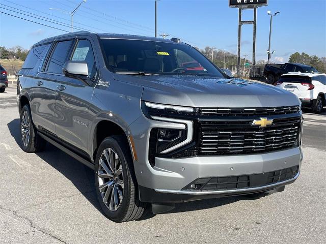 2025 Chevrolet Suburban Vehicle Photo in ALCOA, TN 37701-3235