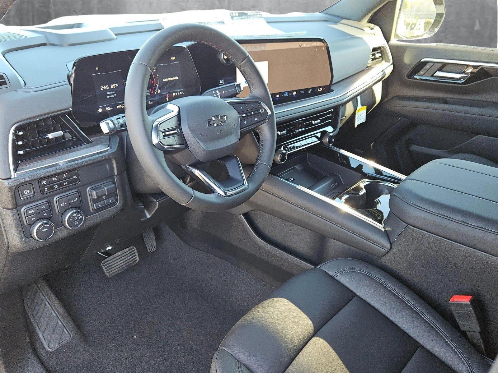 2025 Chevrolet Suburban Vehicle Photo in MESA, AZ 85206-4395