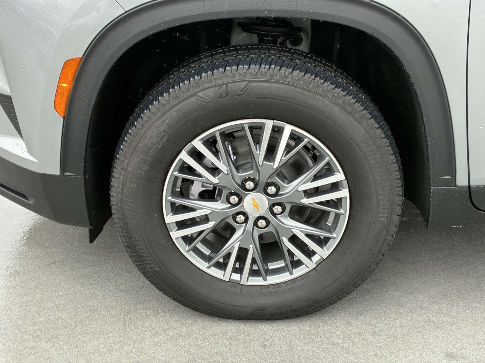 2025 Chevrolet Traverse Vehicle Photo in LOS ANGELES, CA 90007-3794
