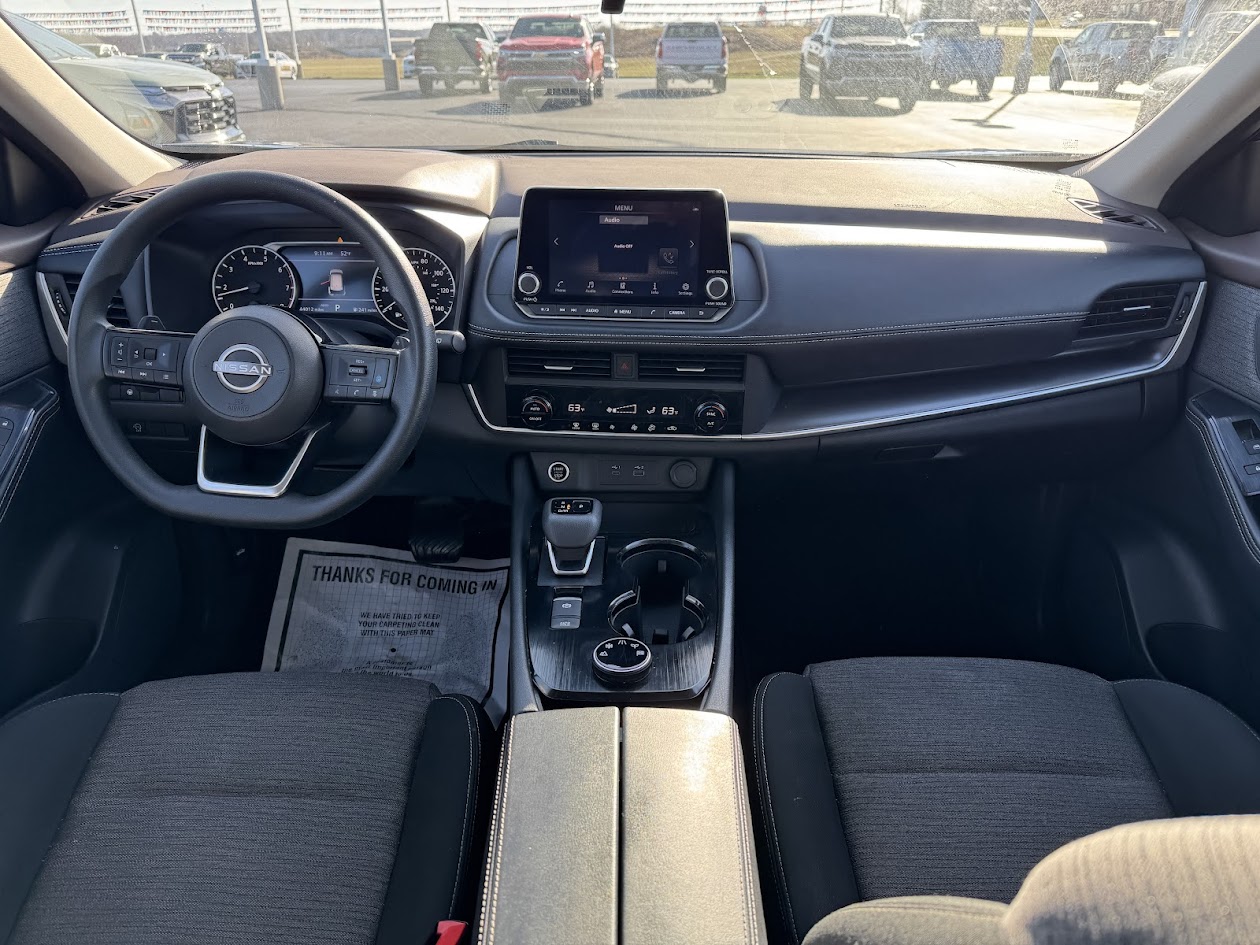 2023 Nissan Rogue Vehicle Photo in BOONVILLE, IN 47601-9633