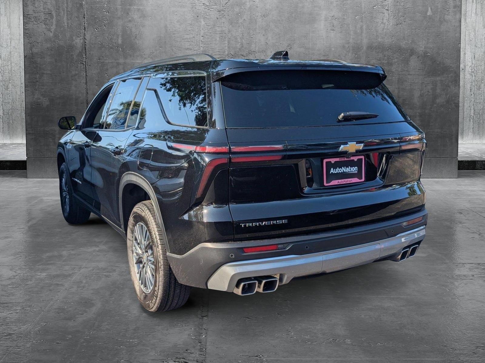 2025 Chevrolet Traverse Vehicle Photo in GREENACRES, FL 33463-3207