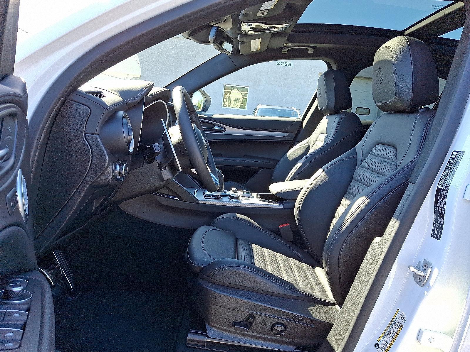 2025 Alfa Romeo Stelvio Vehicle Photo in Willow Grove, PA 19090