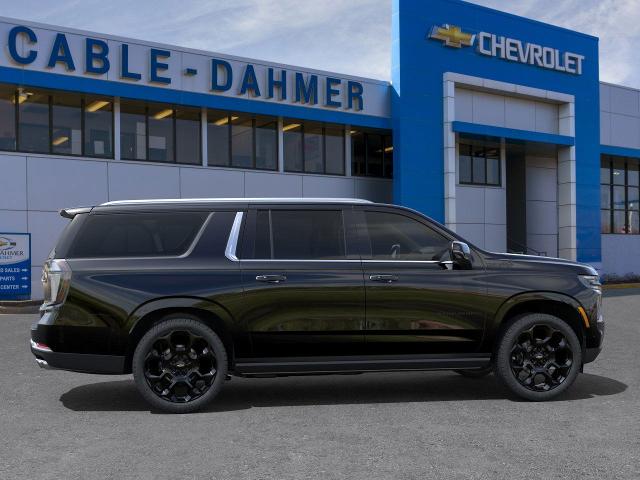 2025 Chevrolet Suburban Vehicle Photo in KANSAS CITY, MO 64114-4502