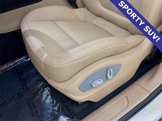 2022 Porsche Macan Vehicle Photo in Puyallup, WA 98371