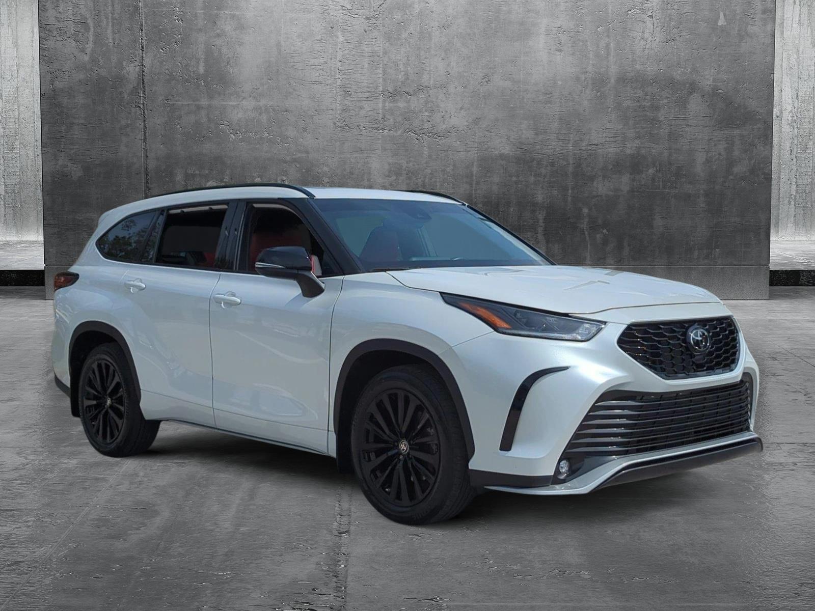 2024 Toyota Highlander Vehicle Photo in Ft. Myers, FL 33907