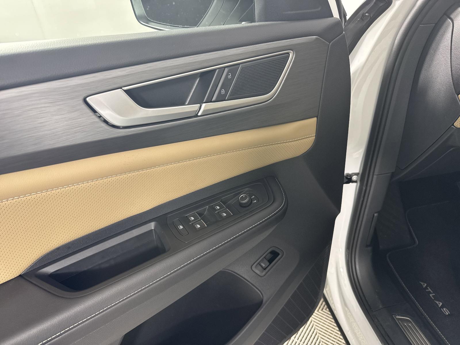 2024 Volkswagen Atlas Cross Sport Vehicle Photo in Georgetown, TX 78626