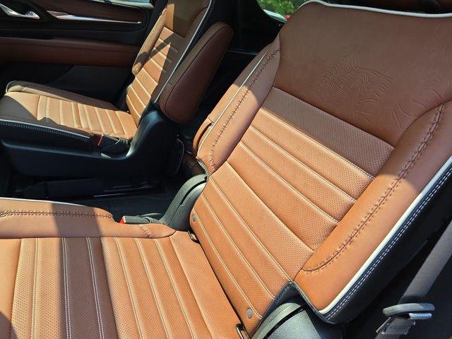 2023 GMC Yukon Vehicle Photo in Pleasant Hills, PA 15236