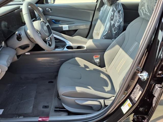2025 Hyundai ELANTRA Vehicle Photo in Peoria, IL 61615