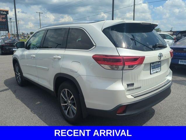 2019 Toyota Highlander Vehicle Photo in Merrillville, IN 46410