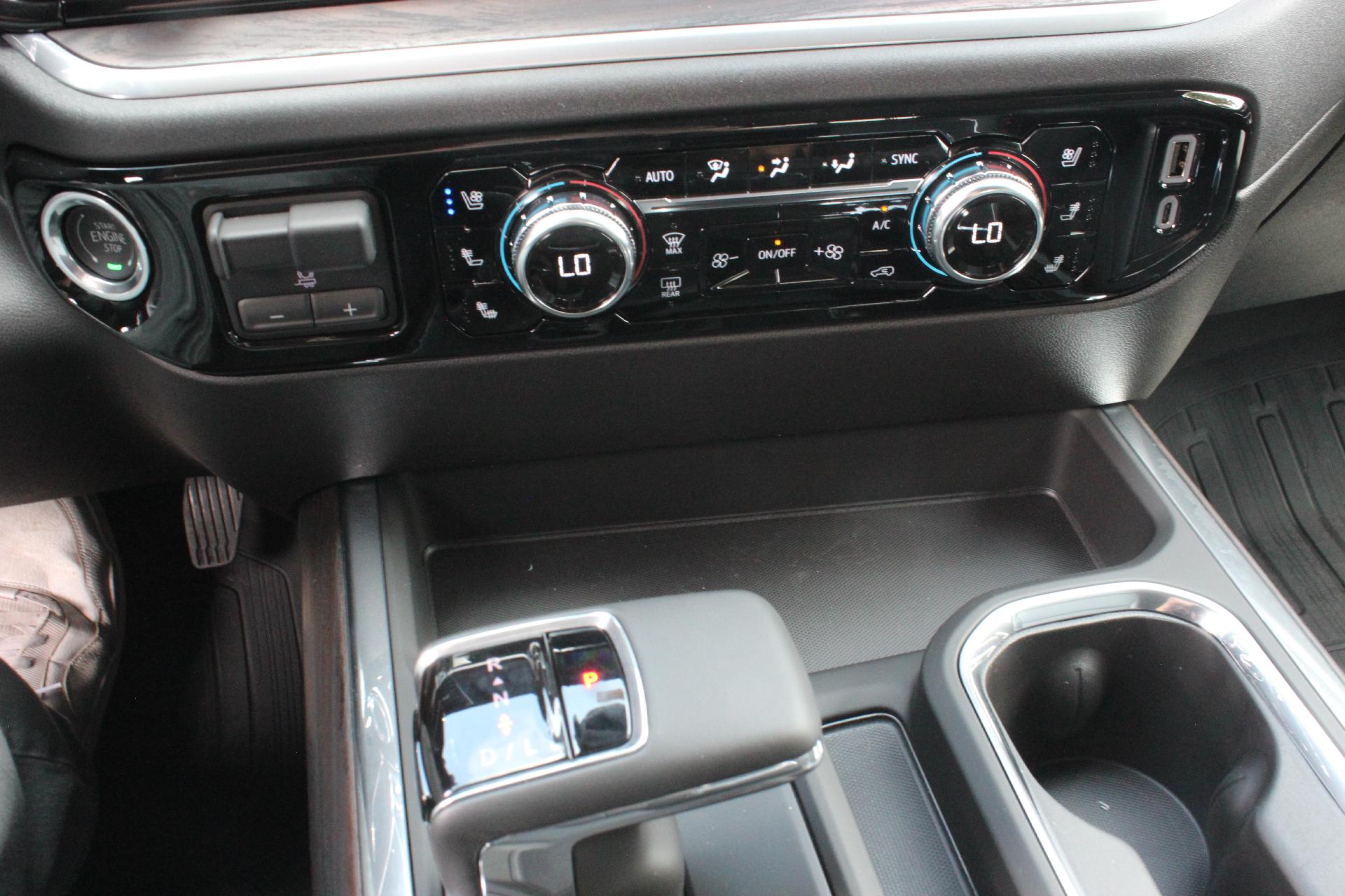 2025 GMC Sierra 1500 Vehicle Photo in AURORA, CO 80012-4011