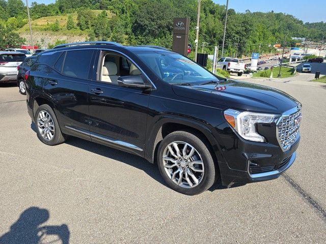 2024 GMC Terrain Vehicle Photo in Pleasant Hills, PA 15236