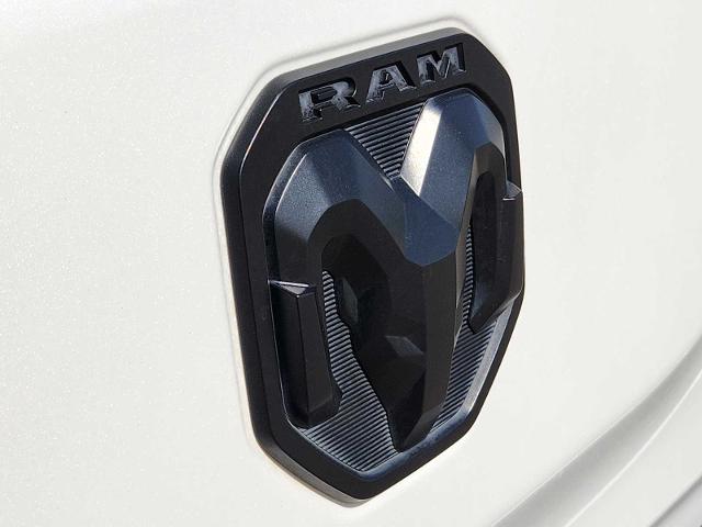 2020 Ram 1500 Vehicle Photo in DENTON, TX 76210-9321