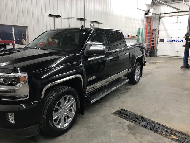 Used 2017 Chevrolet Silverado 1500 High Country with VIN 3GCUKTEC7HG248043 for sale in Wishek, ND