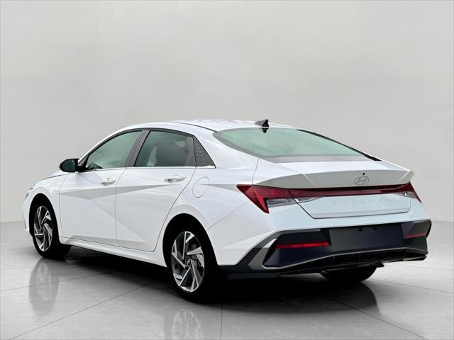 2025 Hyundai ELANTRA Vehicle Photo in Green Bay, WI 54304