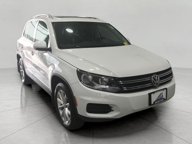 2017 Volkswagen Tiguan Vehicle Photo in GREEN BAY, WI 54303-3330