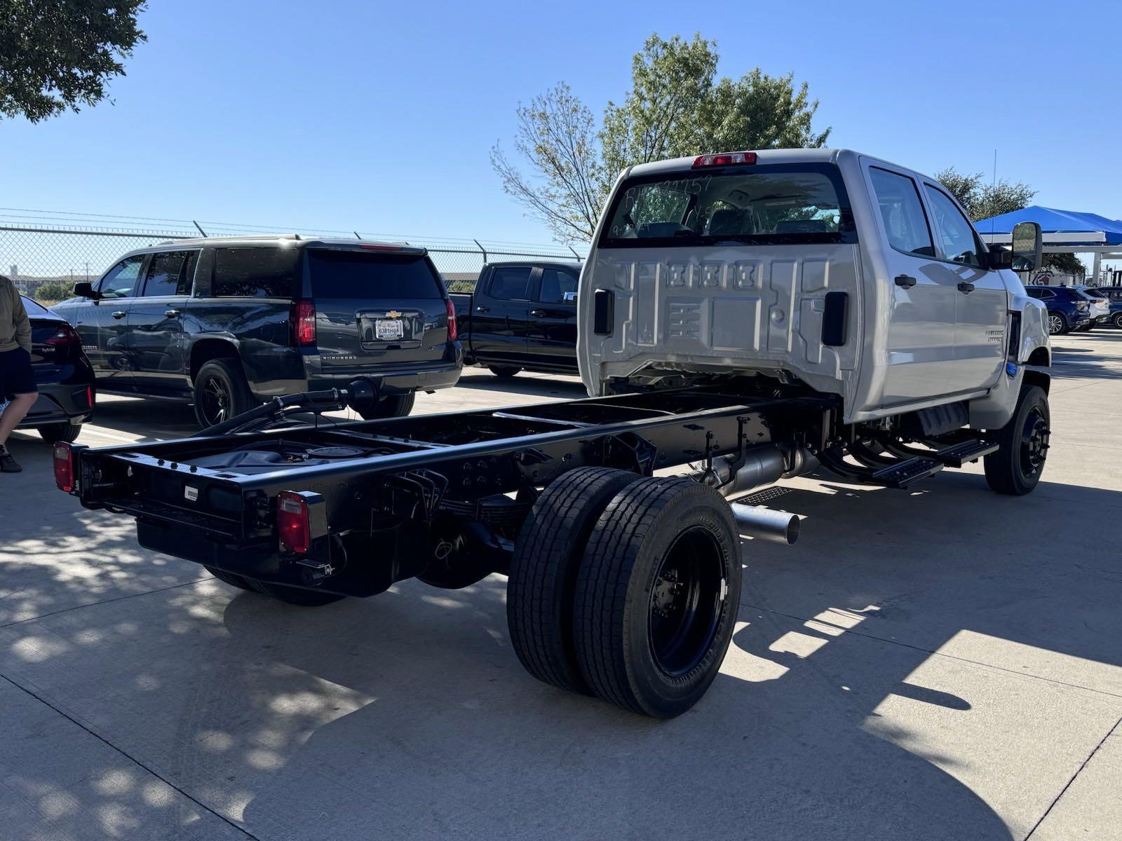 2024 Chevrolet Silverado 5500 HD Vehicle Photo in GEORGETOWN, TX 78626-7508