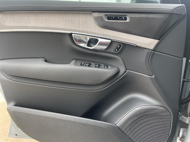 2025 Volvo XC90 Vehicle Photo in Grapevine, TX 76051