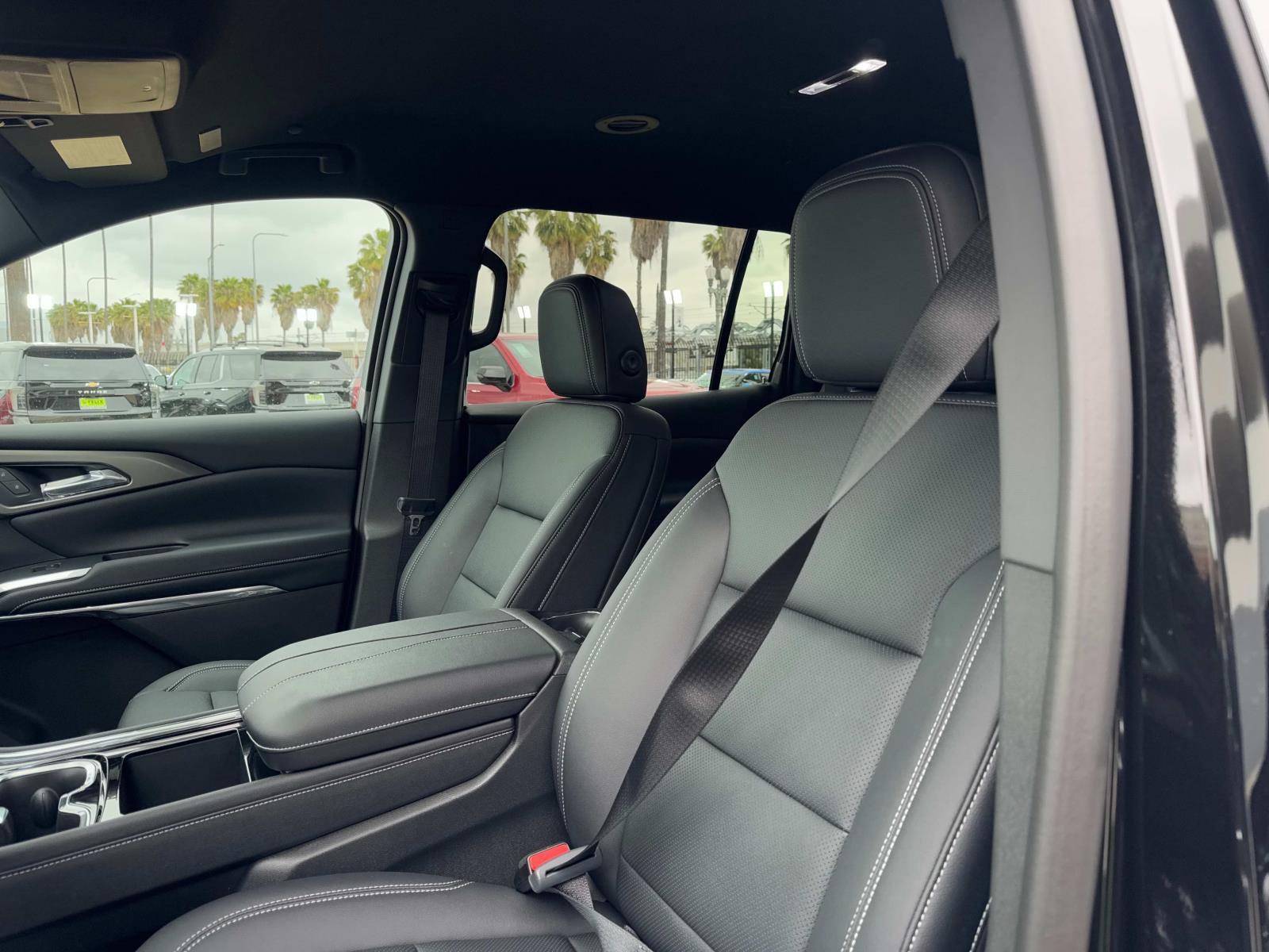 2025 Chevrolet Traverse Vehicle Photo in LOS ANGELES, CA 90007-3794